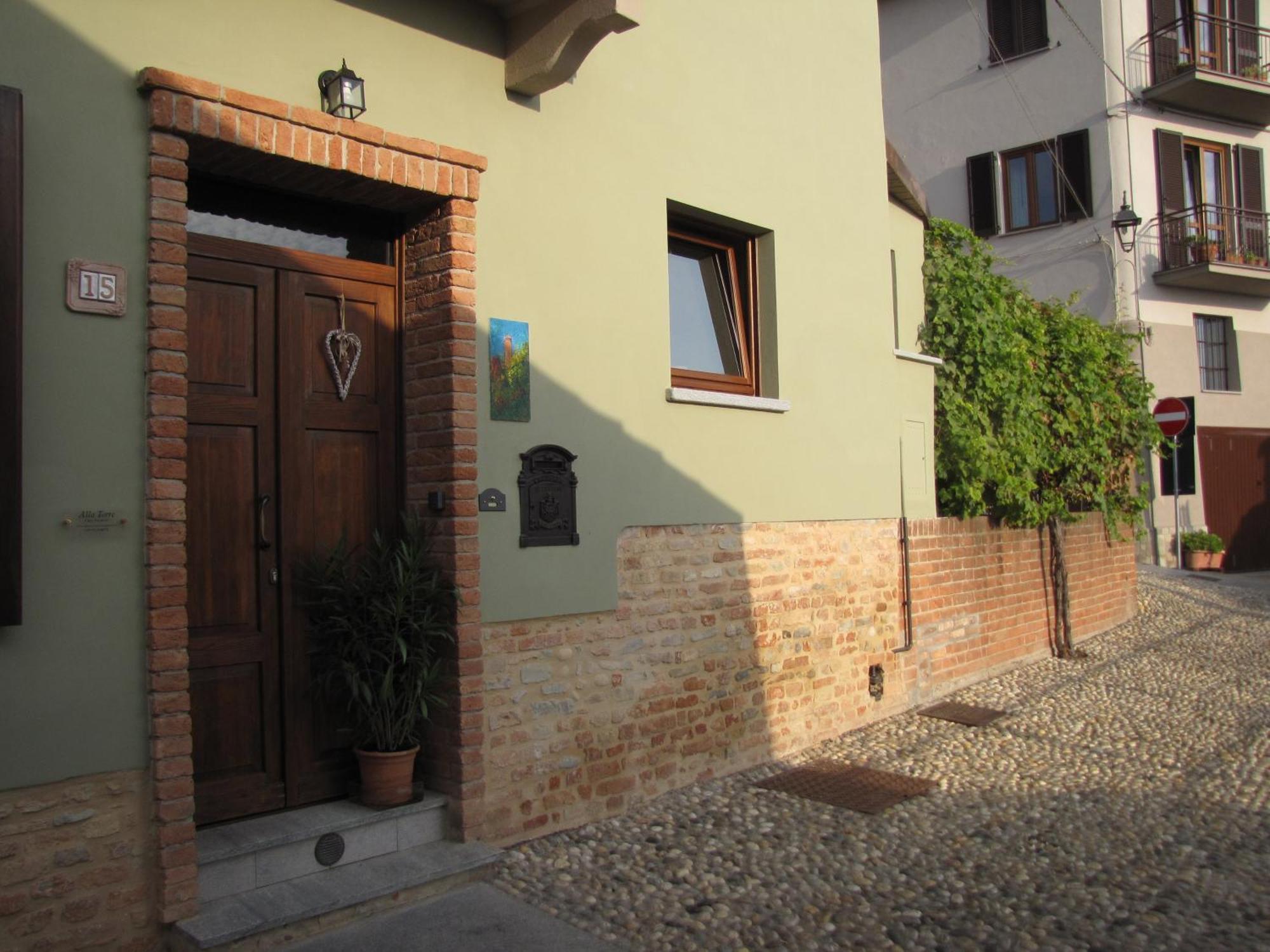 Alla Torre - Nel Cuore Del Borgo Storico Castagnole delle Lanze Esterno foto